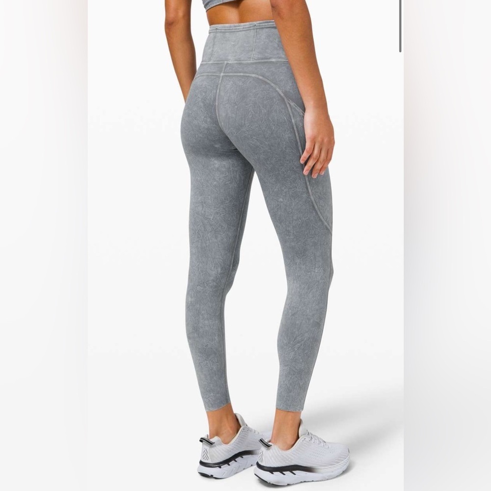Lululemon Fast and Free High Rise Tight 25" *Ice Dye
Leggings Ice Wash Asphalt